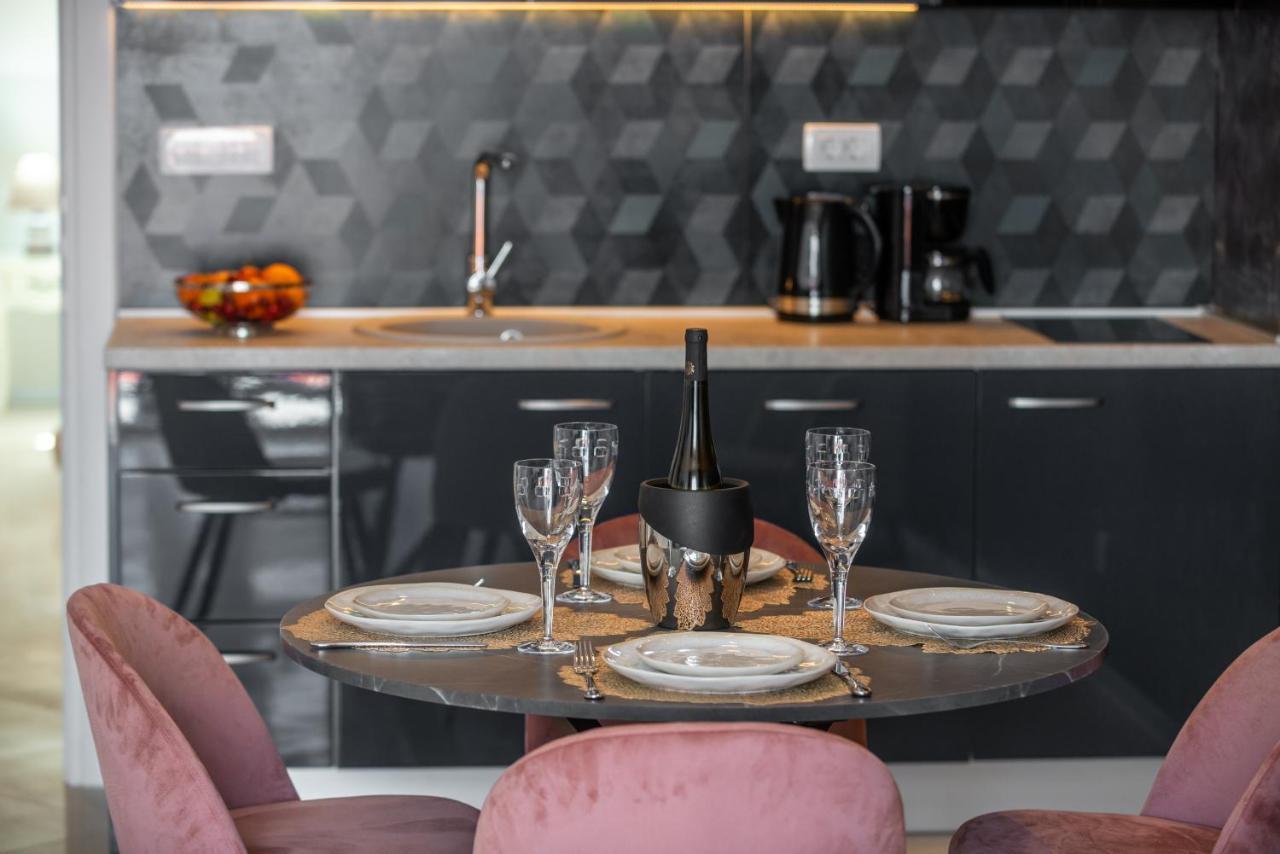 Deluxe Cosmopolit Apartment 챠브타트 외부 사진