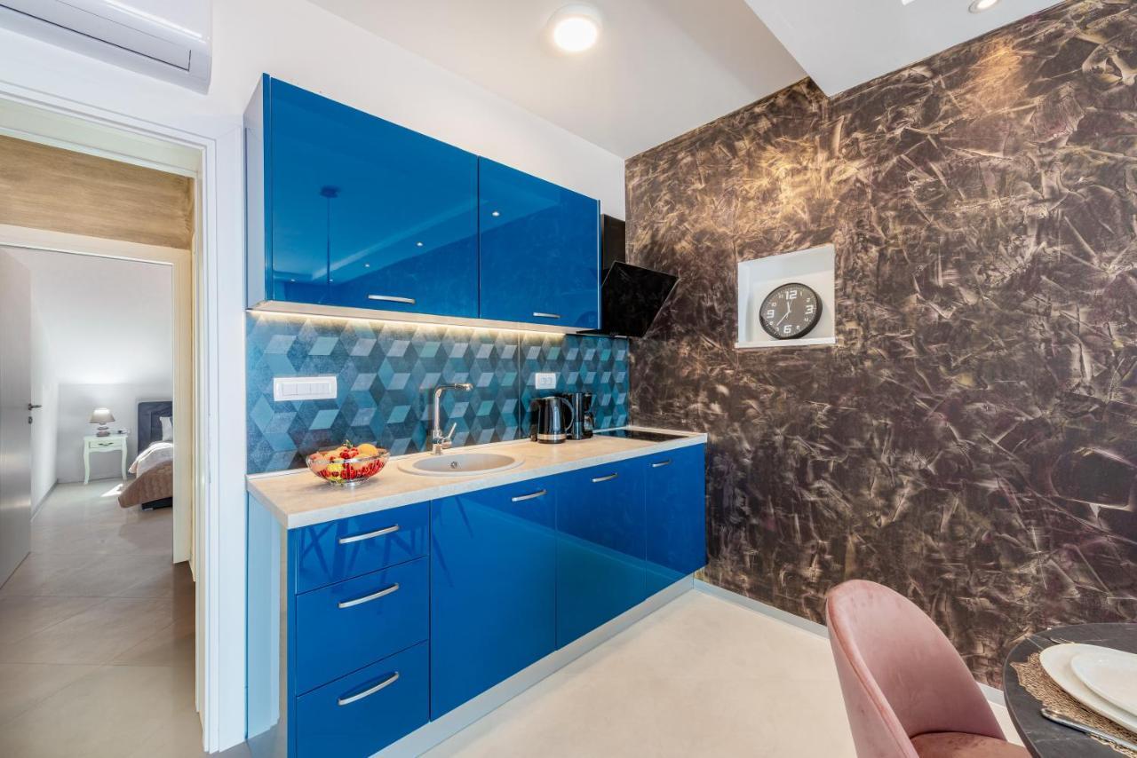 Deluxe Cosmopolit Apartment 챠브타트 외부 사진