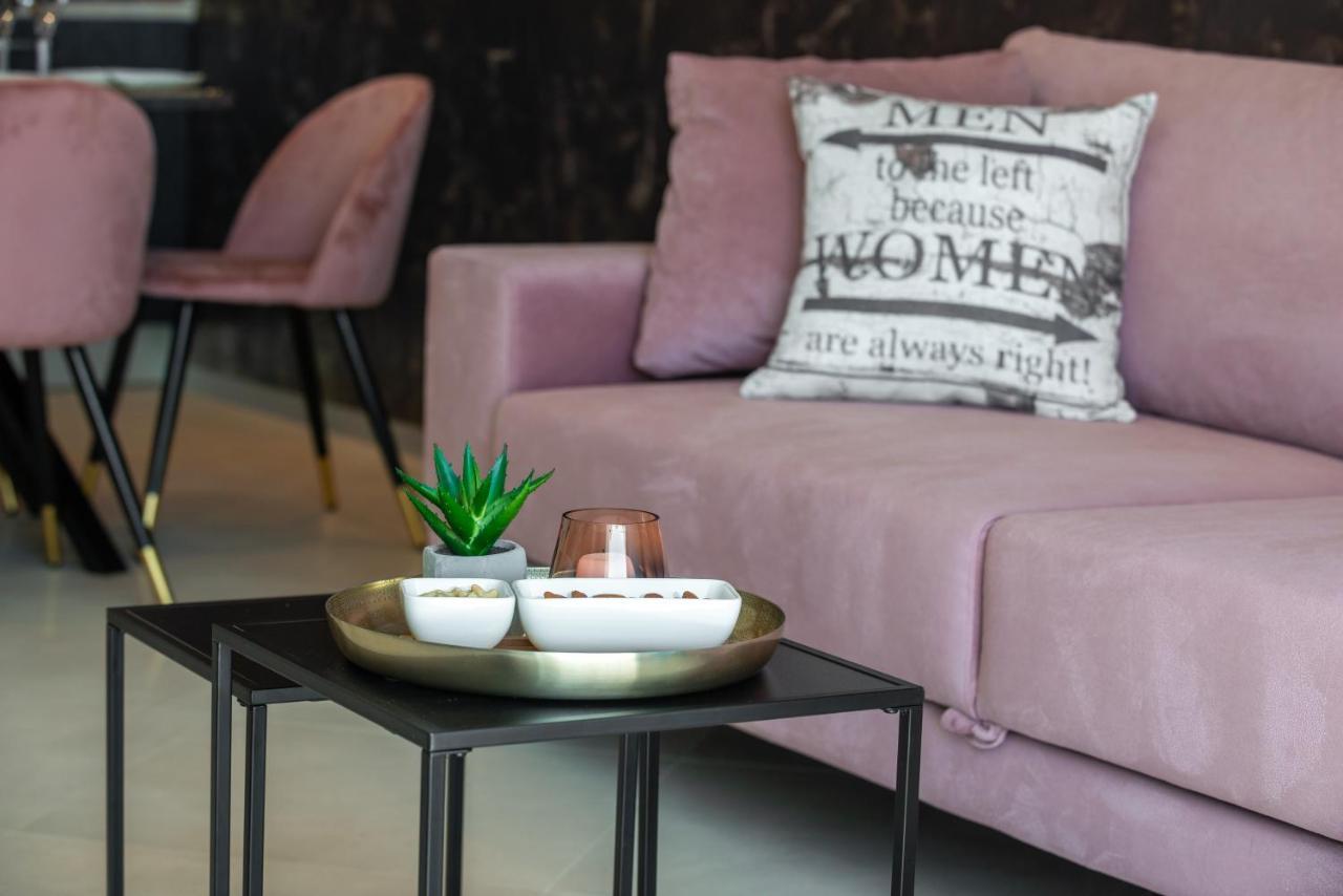 Deluxe Cosmopolit Apartment 챠브타트 외부 사진