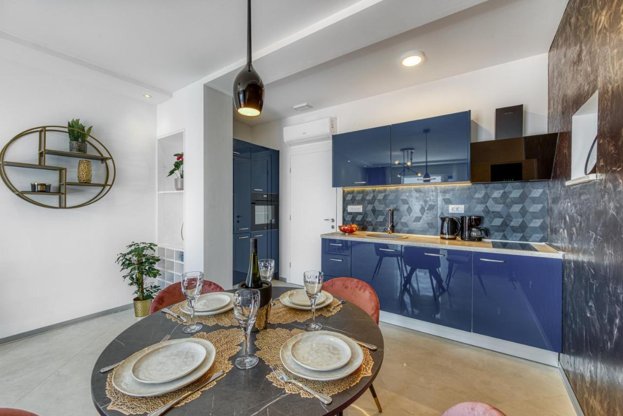 Deluxe Cosmopolit Apartment 챠브타트 외부 사진