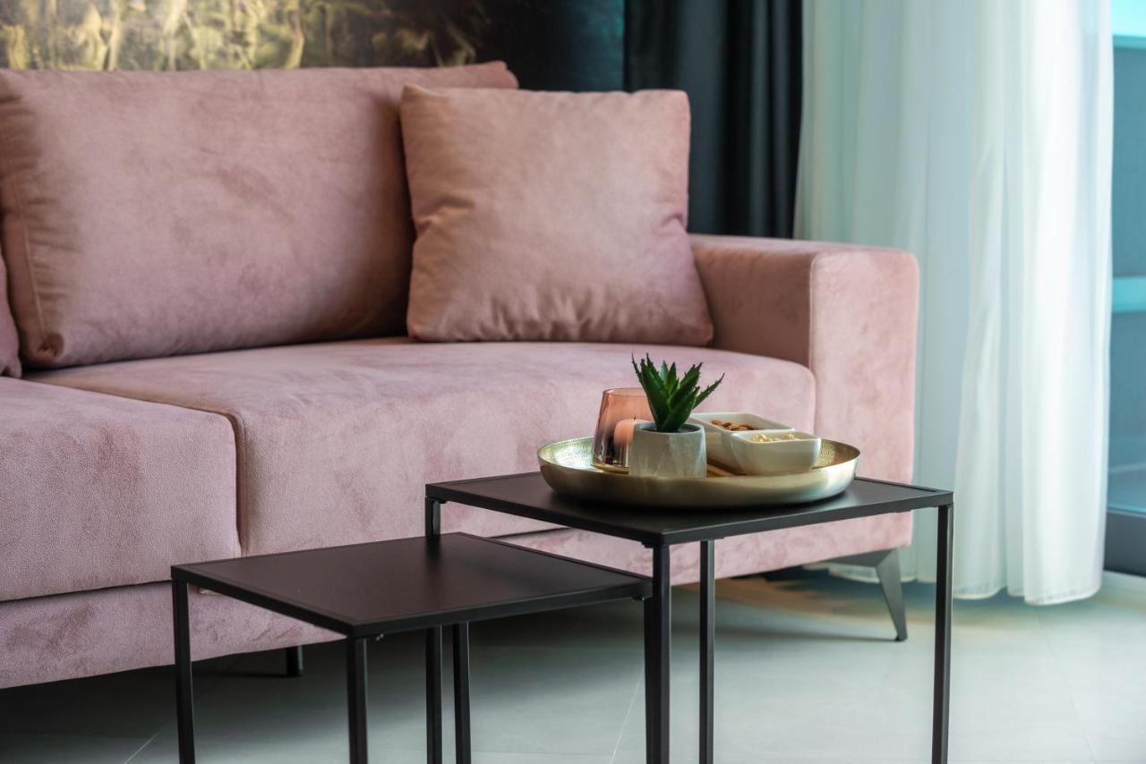 Deluxe Cosmopolit Apartment 챠브타트 외부 사진